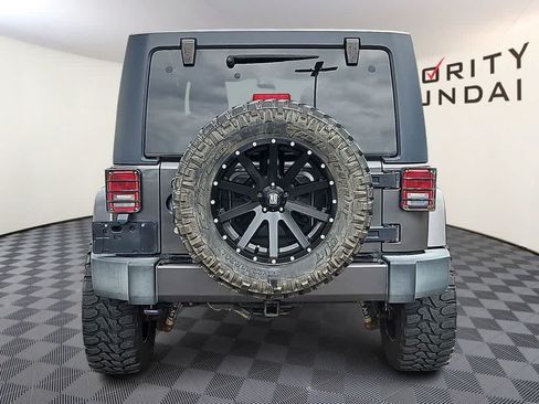 Used 2016 Jeep Wrangler Unlimited Sahara w/ Connectivity Group AWD/4WD image 5