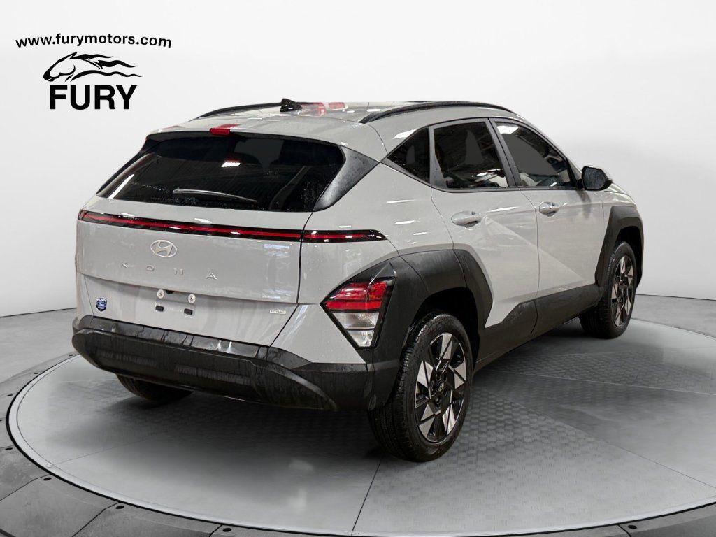 Used 2025 Hyundai Kona SEL AWD/4WD image 4