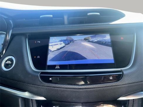 Used 2023 Cadillac XT5 Premium Luxury image 18