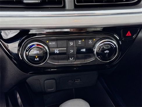 Used 2025 Chevrolet Trax LT image 16