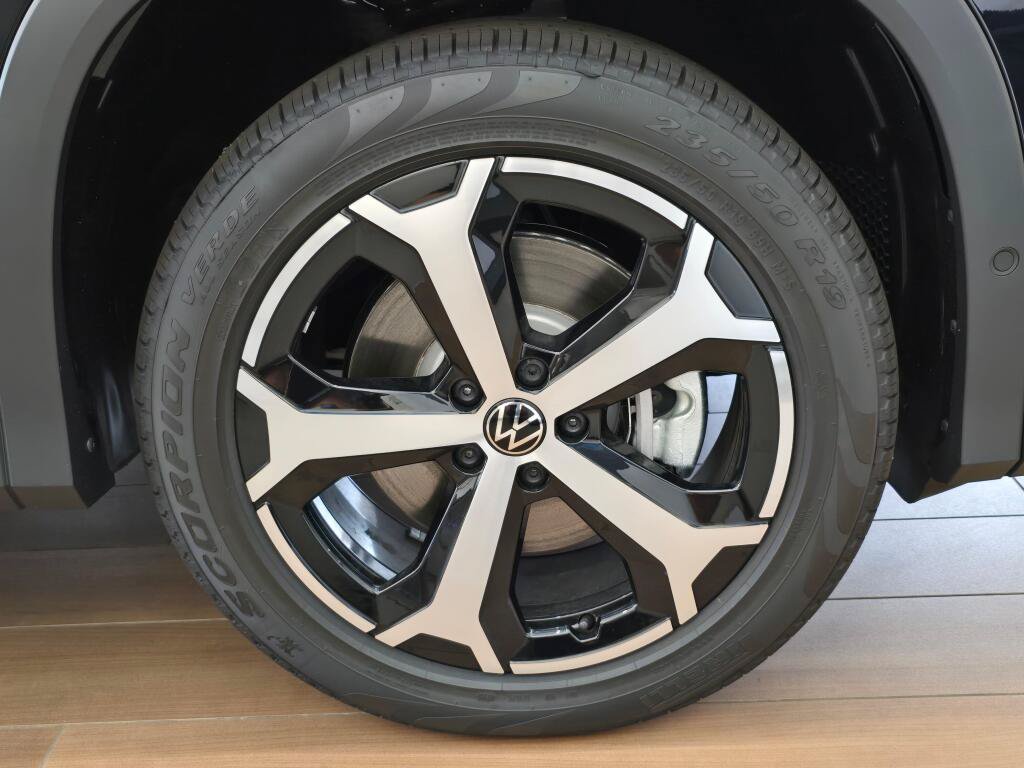New 2026 Volkswagen Tiguan SE AWD/4WD image 5