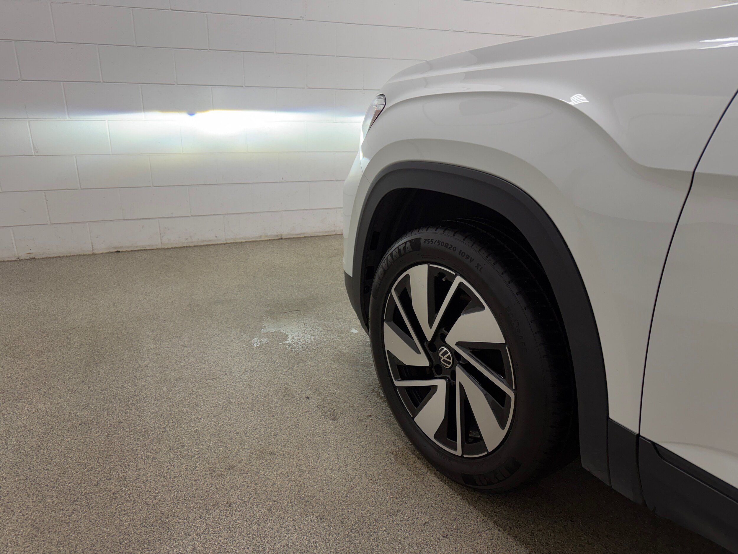 Used 2025 Volkswagen Atlas SE AWD/4WD image 37