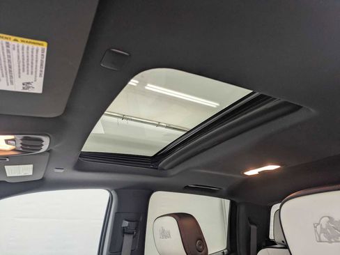 Used 2024 GMC Canyon AT4X w/ AT4X AEV Edition image 20