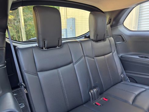 Used 2017 Nissan Pathfinder Platinum w/ Family Entertainment Package AWD/4WD image 42