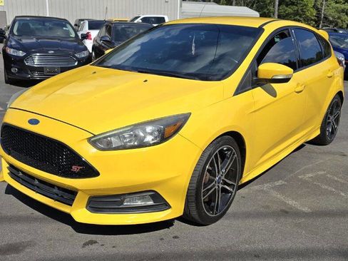 Used 2017 Ford Focus ST image 1