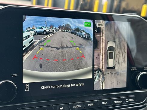 New 2025 Nissan Pathfinder Platinum w/ Black Appearance Package image 25