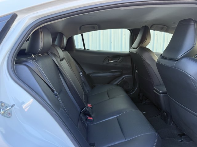 Used 2025 Toyota Prius FWD image 30