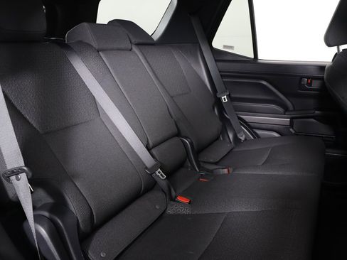 Used 2025 Toyota 4Runner SR5 image 32