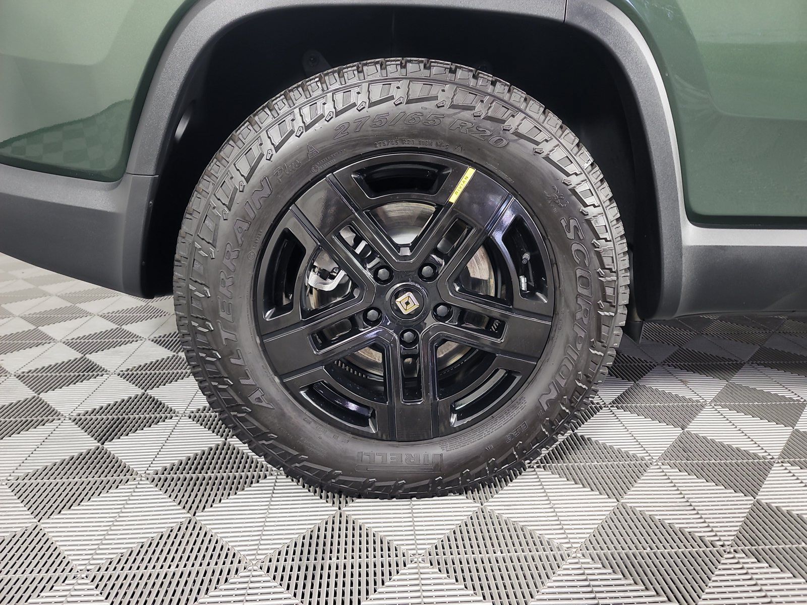Used 2023 Rivian R1S Adventure Dual AWD/4WD image 12