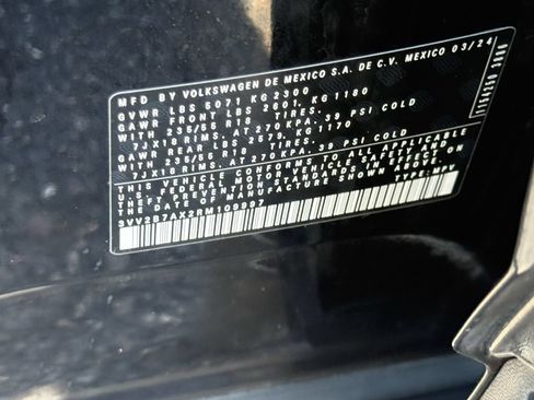 Used 2024 Volkswagen Tiguan SE AWD/4WD image 32