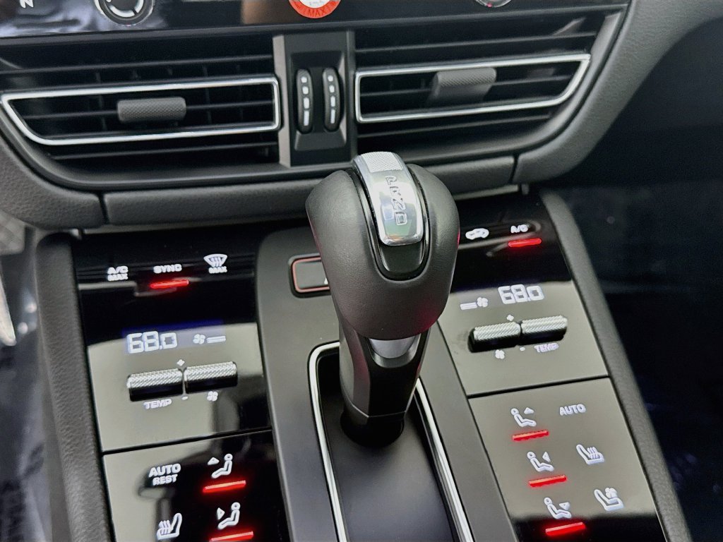 Certified 2024 Porsche Macan S AWD/4WD image 18