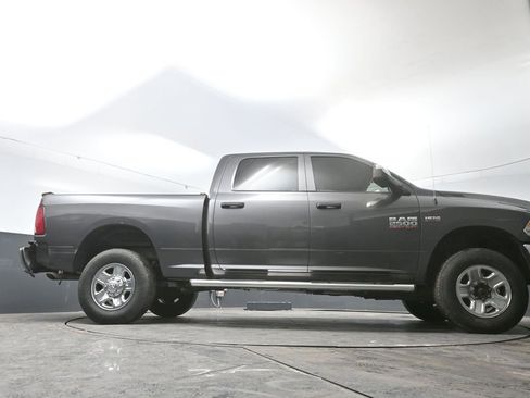 Used 2018 RAM 2500 Tradesman w/ Chrome Appearance Group image 24