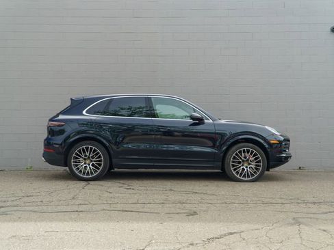 Certified 2023 Porsche Cayenne AWD/4WD image 8