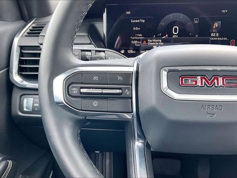 Used 2025 GMC Acadia Elevation image 10