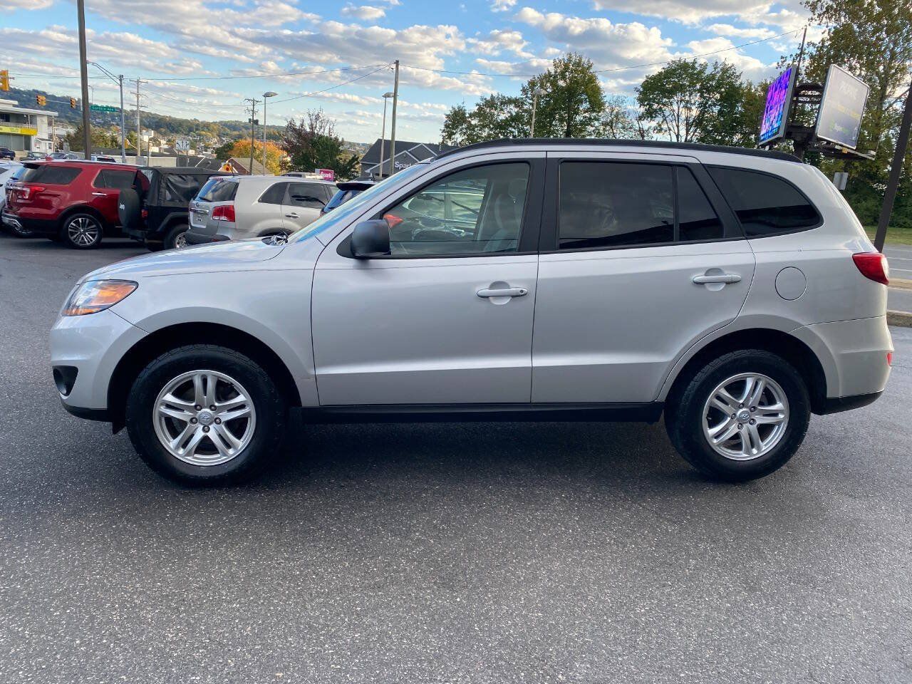 Used 2011 Hyundai Santa Fe GLS FWD image 6