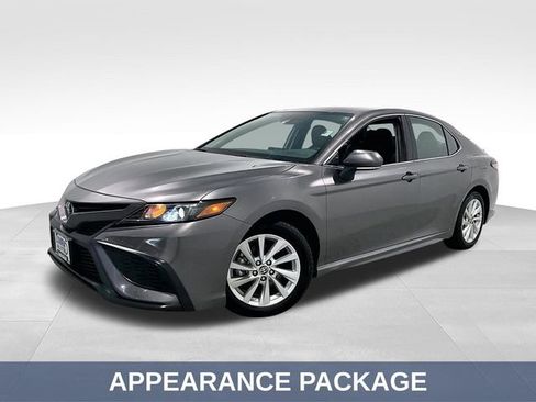 Used 2024 Toyota Camry SE FWD image 4