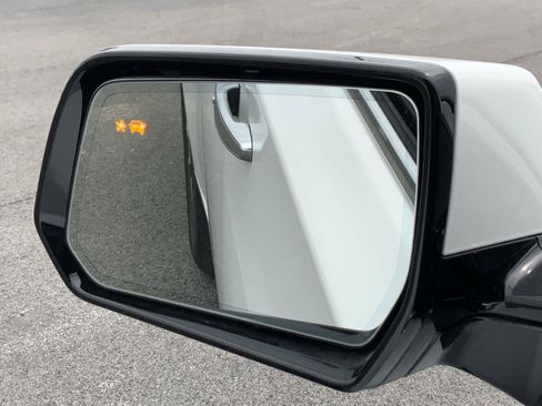 Used 2020 Chevrolet Traverse Premier AWD/4WD image 18