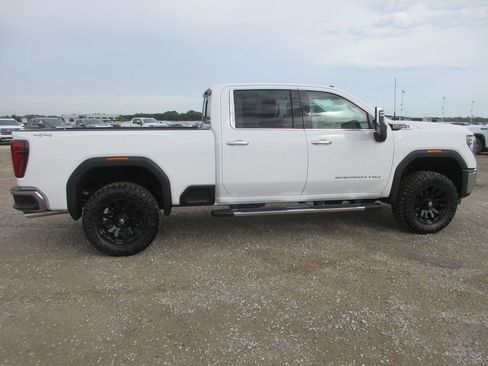 New 2026 GMC Sierra 2500 SLT w/ SLT Premium Package AWD/4WD image 3