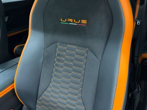 Used 2022 Lamborghini Urus AWD/4WD image 84