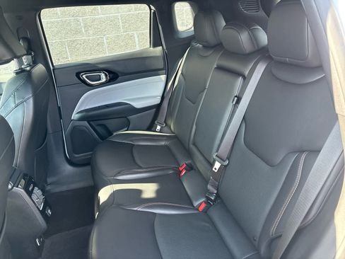 Used 2023 Jeep Compass Limited image 26