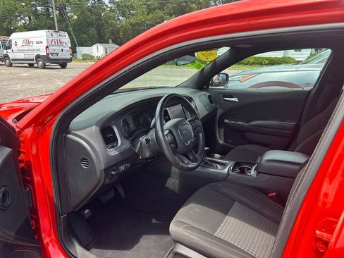 Used 2023 Dodge Charger SXT w/ Blacktop Package image 3