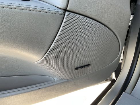 Used 2009 Buick Lucerne CXL image 28