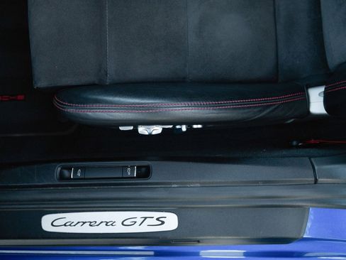 Used 2016 Porsche 911 Cabriolet image 27