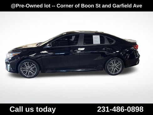 Used 2022 Kia Forte GT-Line w/ GT-Line Technology Package FWD image 2