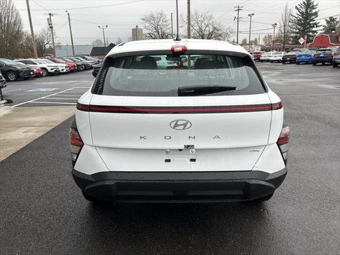 New 2026 Hyundai Kona SE image 6