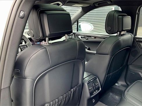 New 2025 Porsche Macan image 26