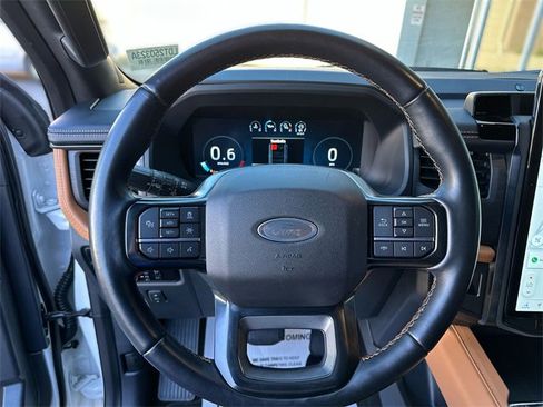 Used 2023 Ford Expedition Platinum image 15
