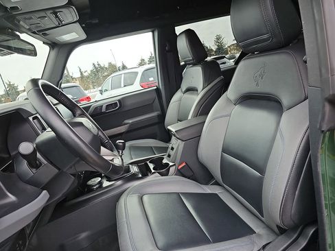 Used 2022 Ford Bronco Black Diamond w/ Sasquatch Package image 14