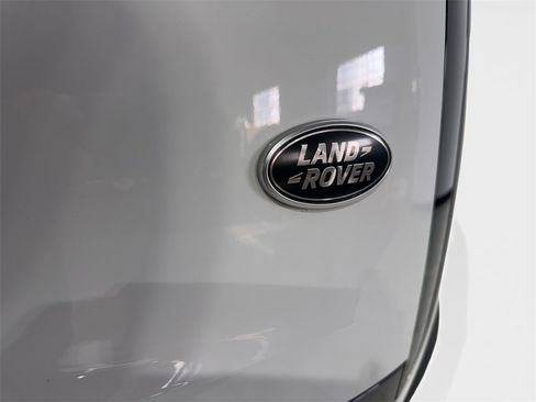 Used 2023 Land Rover Range Rover SE image 23