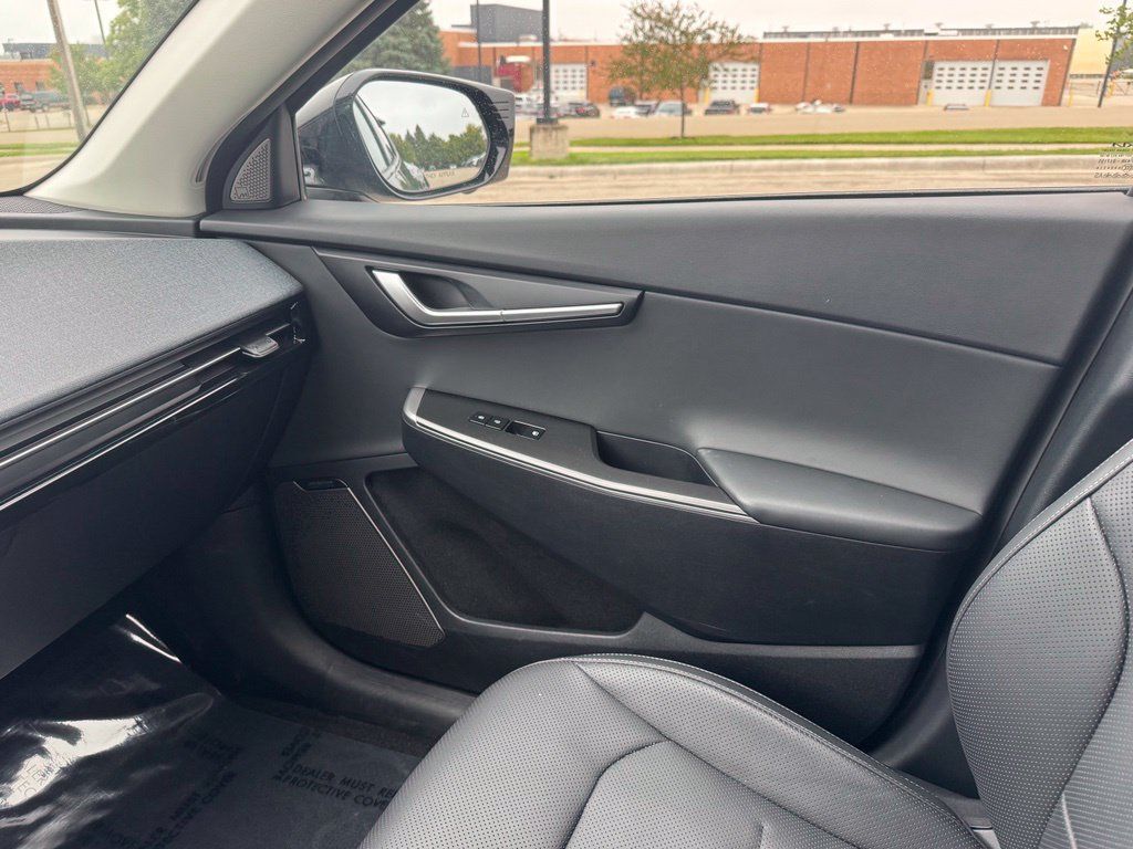 Used 2023 Kia EV6 Wind w/ Wind Technology Package AWD/4WD image 19