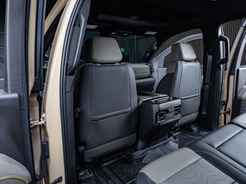 Used 2022 Chevrolet Silverado 1500 ZR2 w/ Technology Package image 34