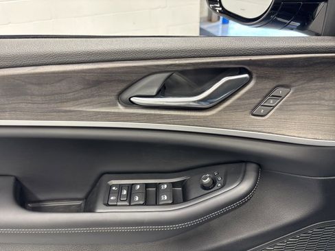 New 2025 Jeep Grand Cherokee Limited image 31