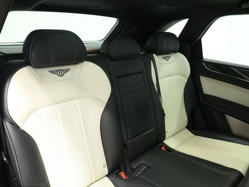 Used 2019 Bentley Bentayga image 77