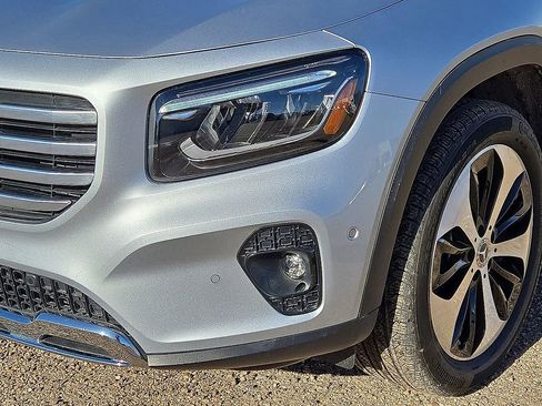 Used 2025 Mercedes-Benz GLB 250 image 10
