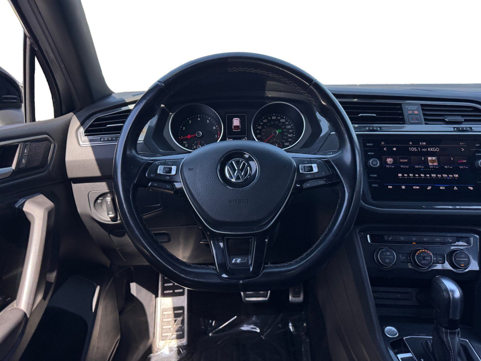 Used 2021 Volkswagen Tiguan S FWD image 12