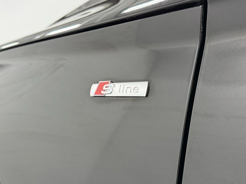 Used 2022 Audi Q5 2.0T Premium Plus w/ Premium Plus Package image 9