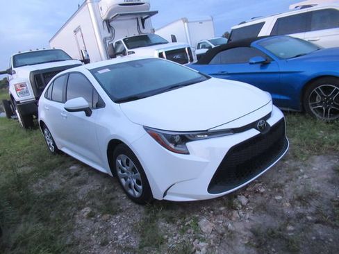 Used 2022 Toyota Corolla LE FWD image 1