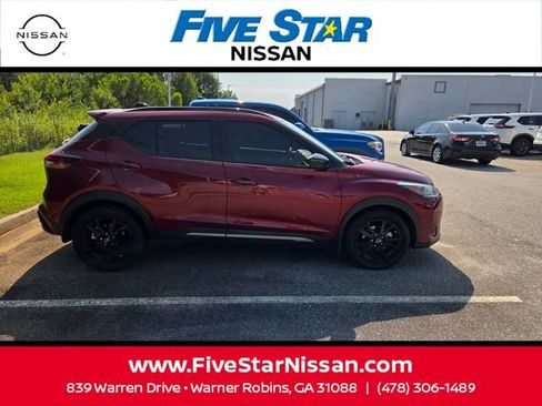 Used 2023 Nissan Kicks SR w/ SR Premium Package FWD image 15