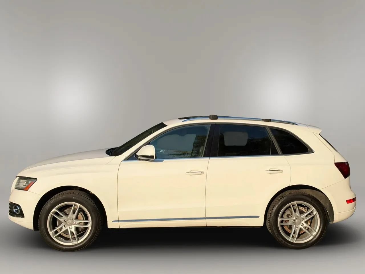Used 2016 Audi Q5 2.0T Premium Plus w/ Technology Package AWD/4WD image 5
