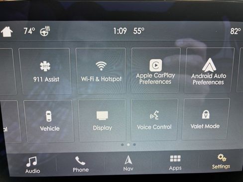 Used 2018 Lincoln Navigator Select image 16