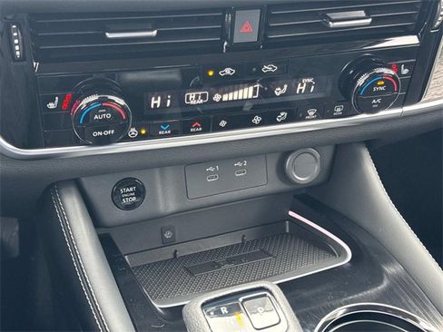 New 2026 Nissan Rogue Platinum w/ Platinum Premium Package image 33