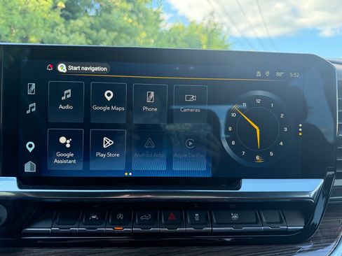 Used 2025 Chevrolet Silverado 1500 LT AWD/4WD image 46