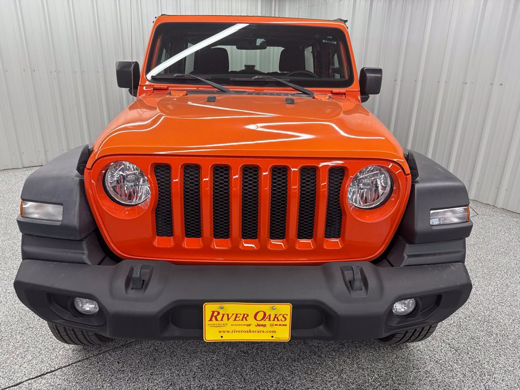 Used 2018 Jeep Wrangler Unlimited Sport AWD/4WD image 2