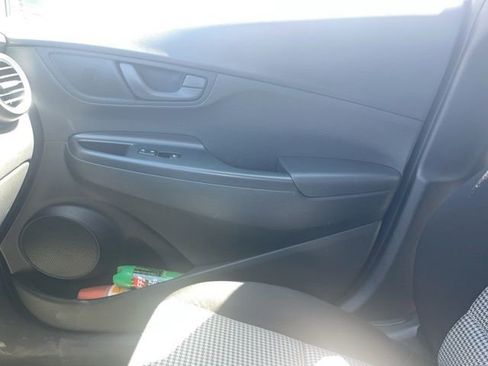 Used 2019 Hyundai Kona SE image 5