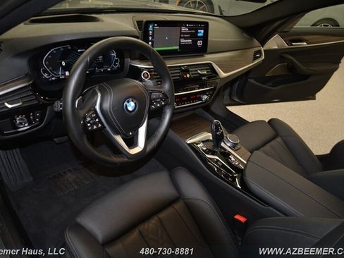 Used 2022 BMW 530e w/ Premium Package RWD image 16