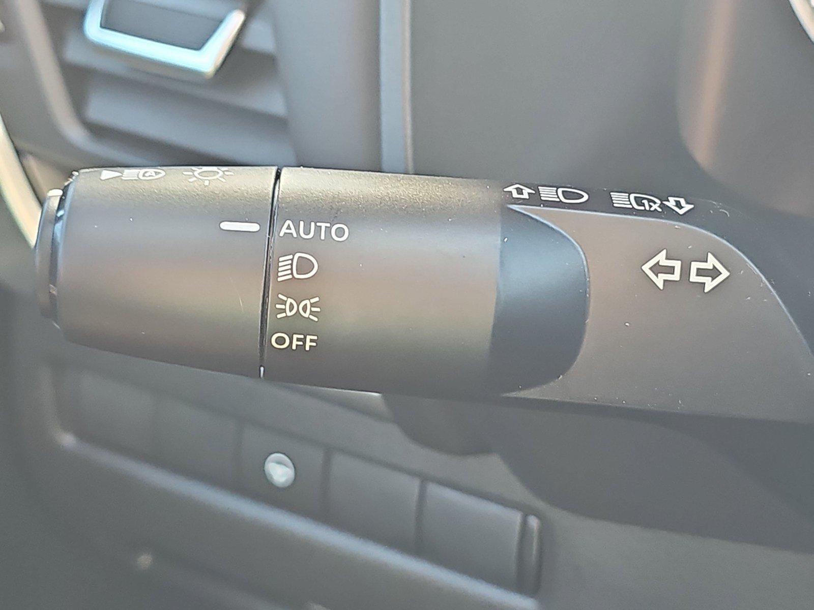 Used 2026 Nissan Rogue SV FWD image 32